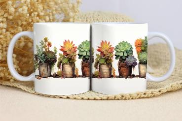 Zwei weiße Tassen mit einer Reihe bunter Sukkulenten in verschiedenen Töpfen. Ein schönes Geschenk für Pflanzenliebhaber und alle, die Naturmotive schätzen.